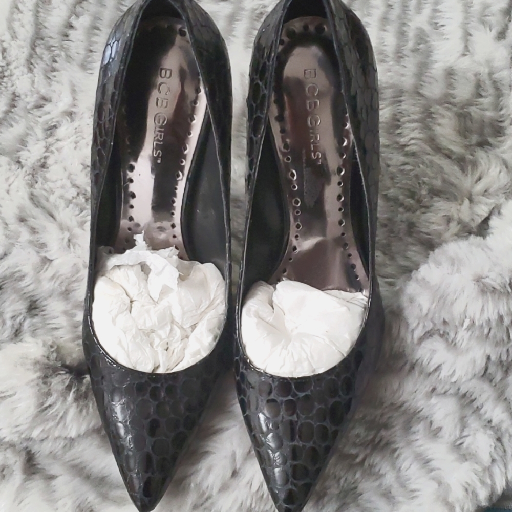 BCBGirls pump